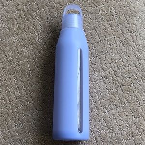 Lululemon water bottle
